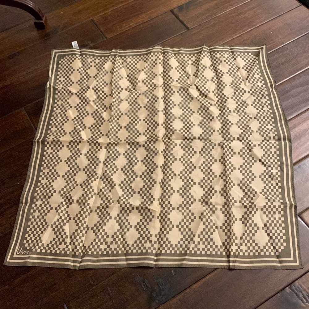 Vera Neumann Square Scarf in khaki green and tan EUC